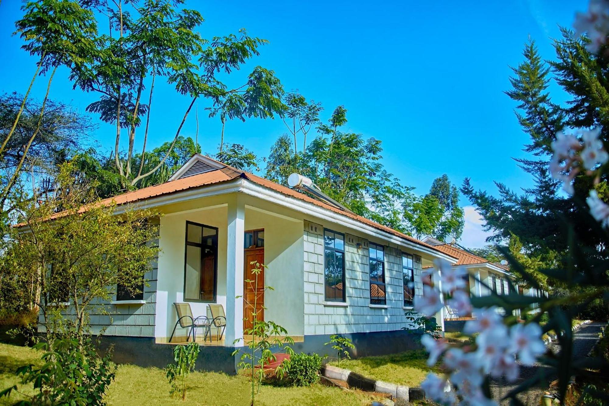 Ngorongoro Corridor Lodge カラトゥ エクステリア 写真