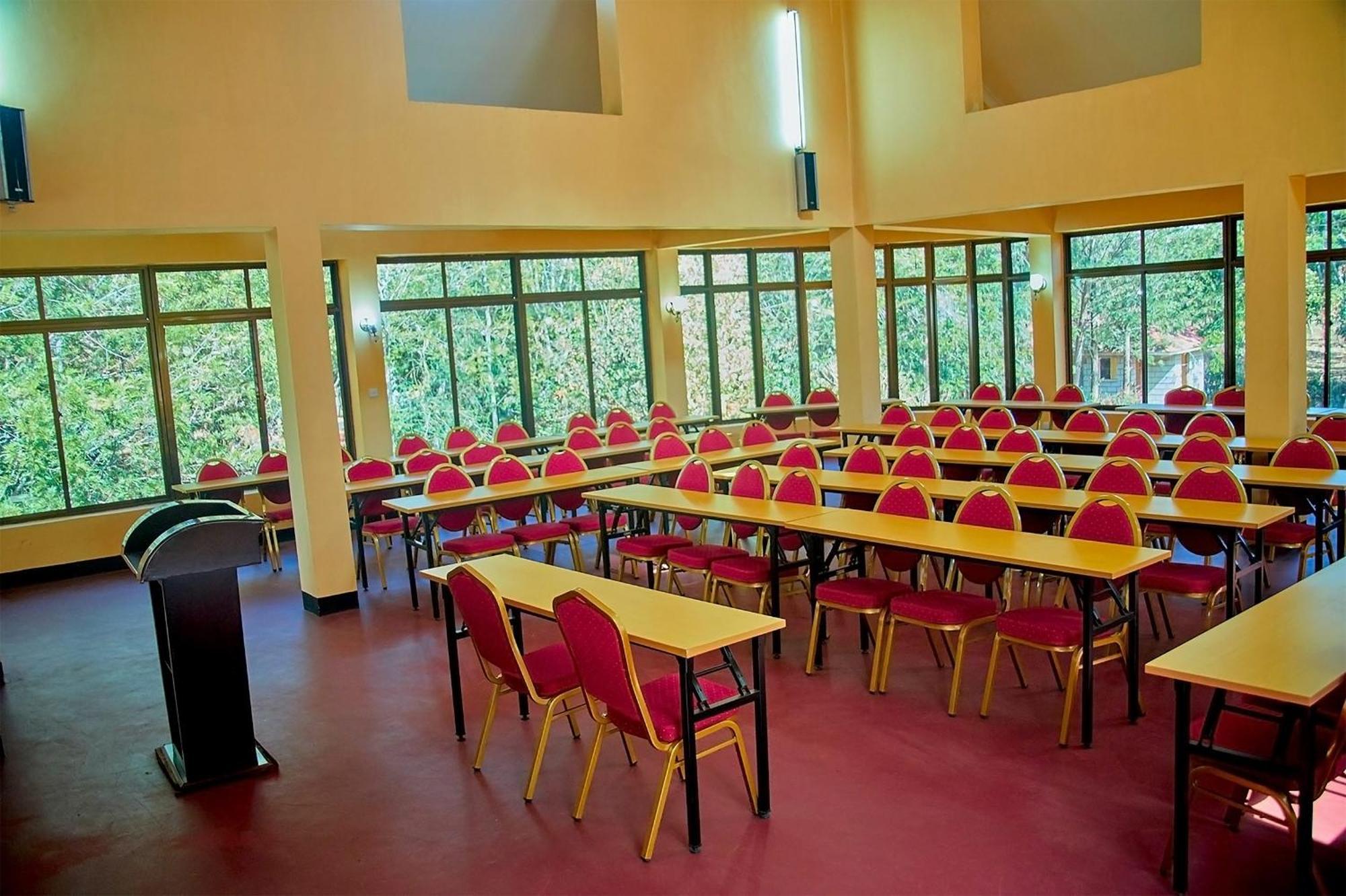 Ngorongoro Corridor Lodge カラトゥ エクステリア 写真