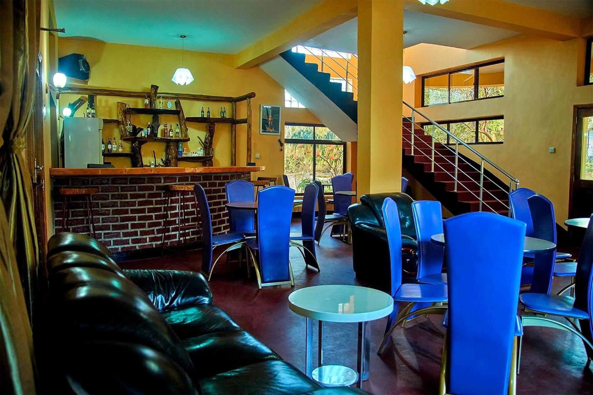 Ngorongoro Corridor Lodge カラトゥ エクステリア 写真