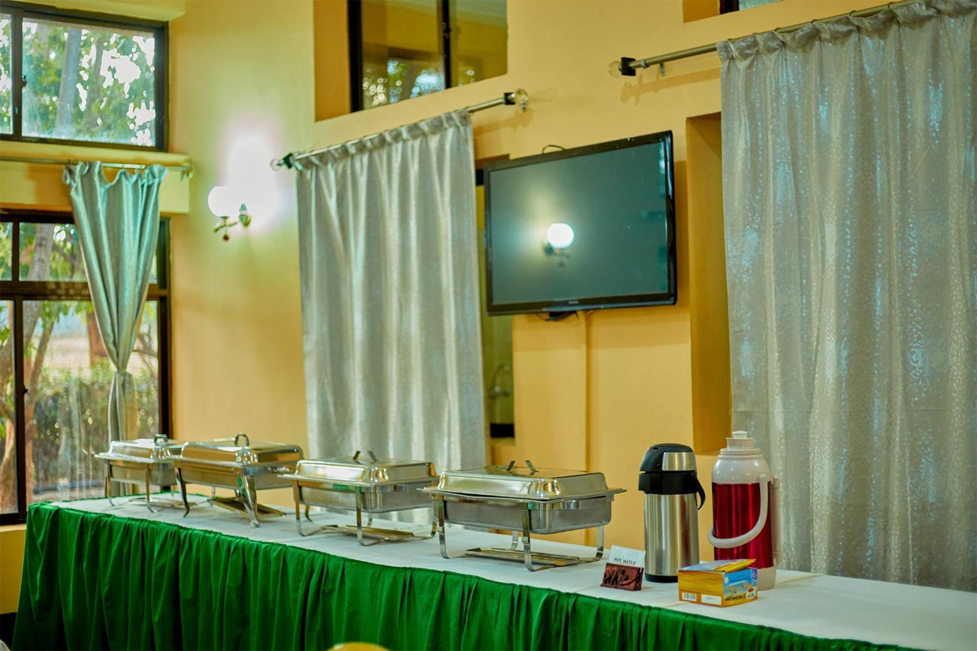 Ngorongoro Corridor Lodge カラトゥ エクステリア 写真