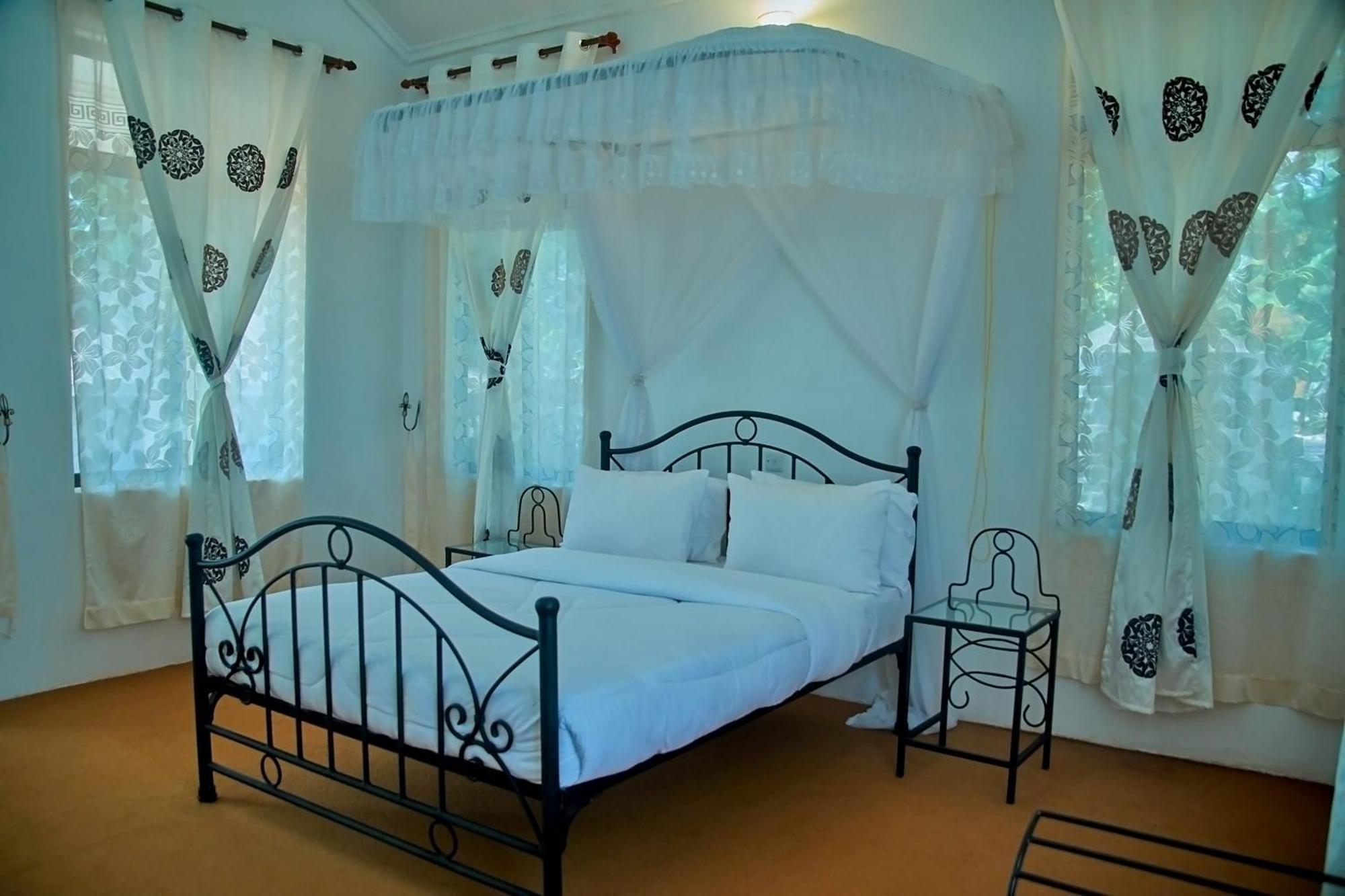 Ngorongoro Corridor Lodge カラトゥ エクステリア 写真