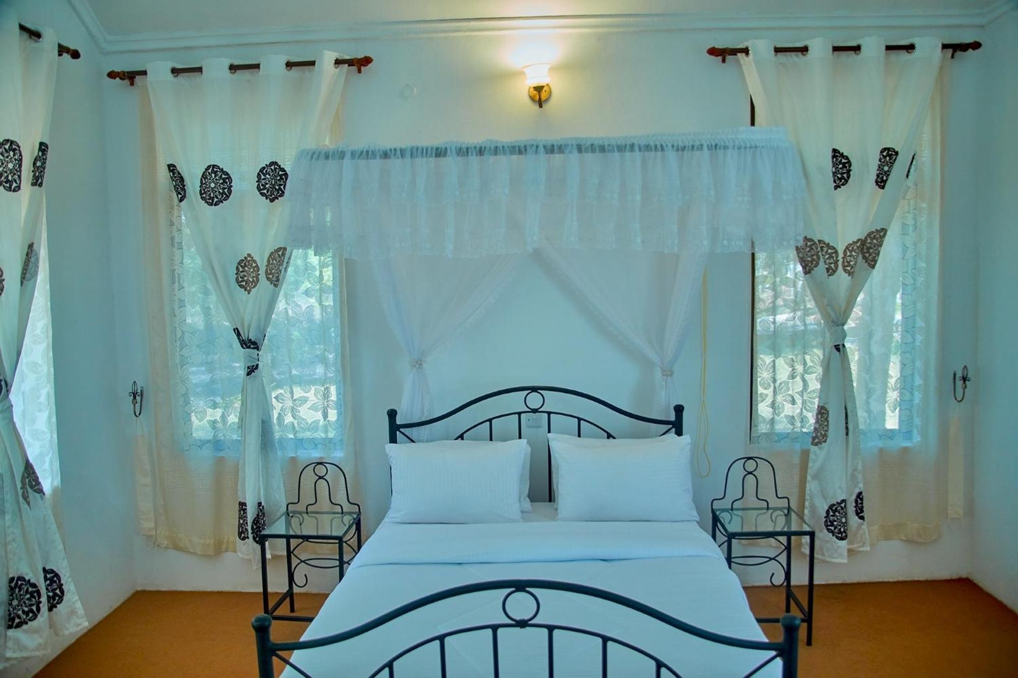 Ngorongoro Corridor Lodge カラトゥ エクステリア 写真