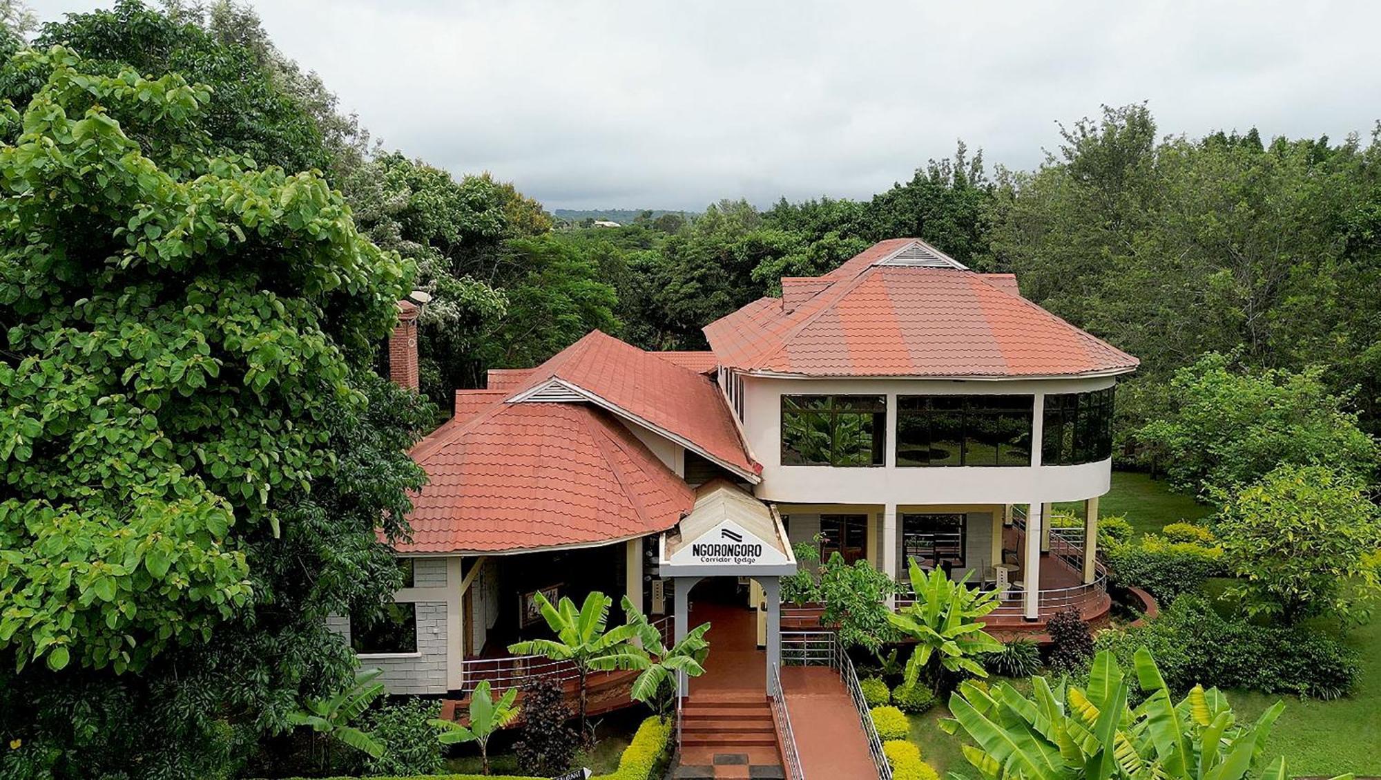 Ngorongoro Corridor Lodge カラトゥ エクステリア 写真